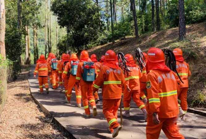 防汛常規(guī)物資|消防滅火裝備|消防救援裝備|水域救援救生|應(yīng)急照明設(shè)備|防汛與應(yīng)急包|水泵發(fā)電機(jī)類|救生救援儀器