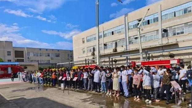 衡陽高新區(qū)開展大型政企聯(lián)合消防應(yīng)急演練