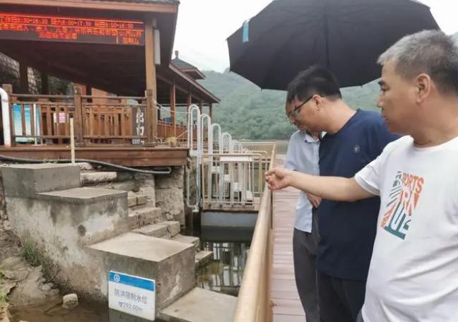 降雨持續(xù)！北京急調(diào)16名水利專(zhuān)家奔赴8區(qū)現(xiàn)場(chǎng)協(xié)助防汛